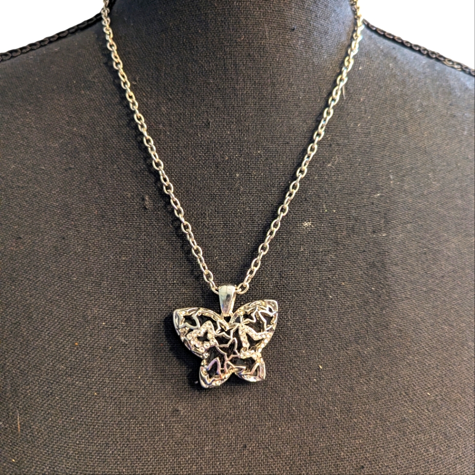 Silver Butterfly Shape Locket Style Pendant 19$